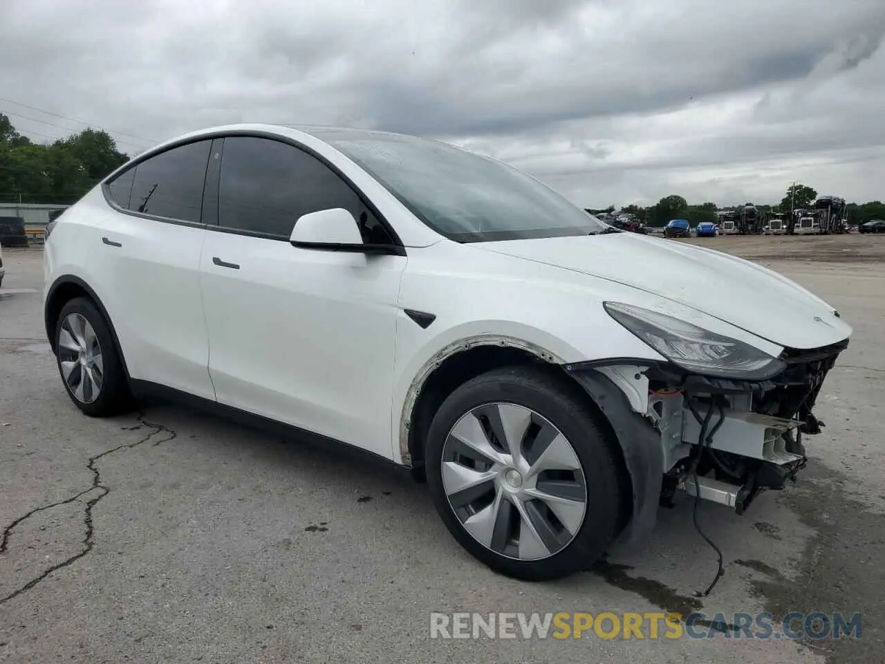 4 Photograph of a damaged car 7SAYGDEEXNF443181 TESLA MODEL Y 2022