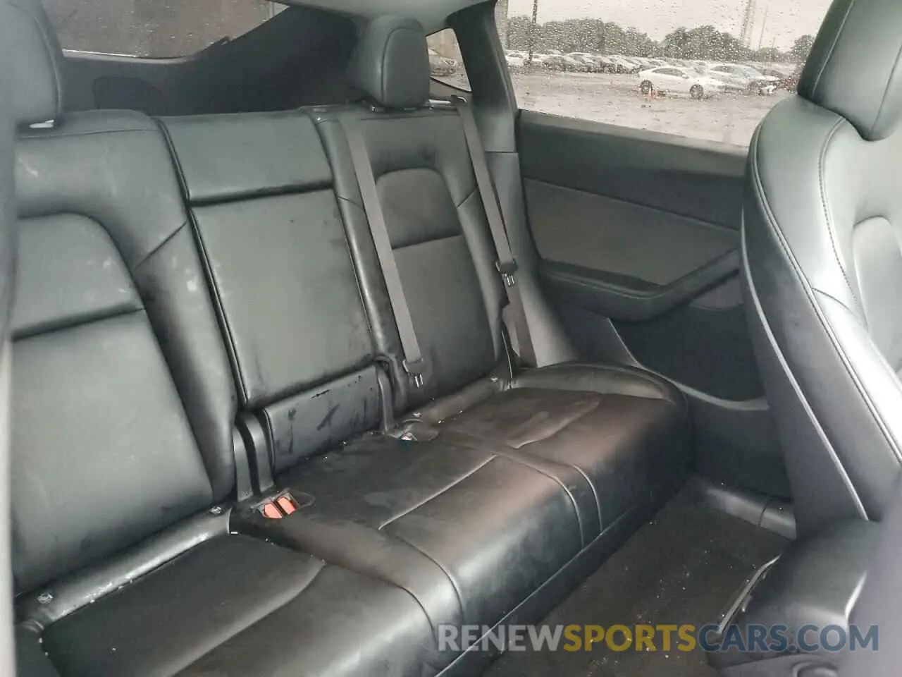 10 Photograph of a damaged car 7SAYGDEEXNF481008 TESLA MODEL Y 2022