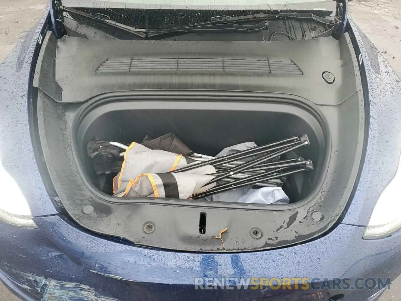 11 Photograph of a damaged car 7SAYGDEEXNF481008 TESLA MODEL Y 2022