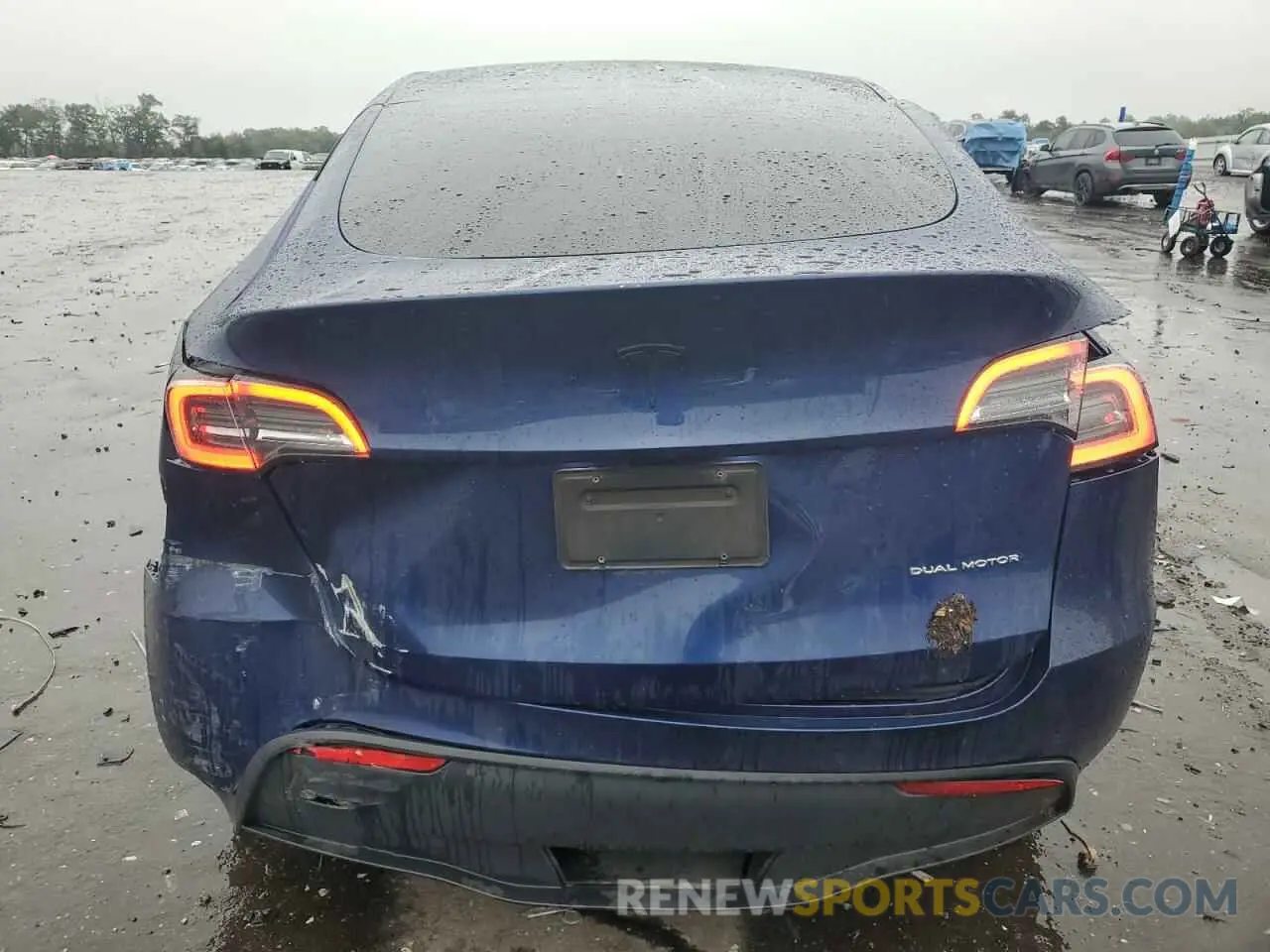 6 Photograph of a damaged car 7SAYGDEEXNF481008 TESLA MODEL Y 2022