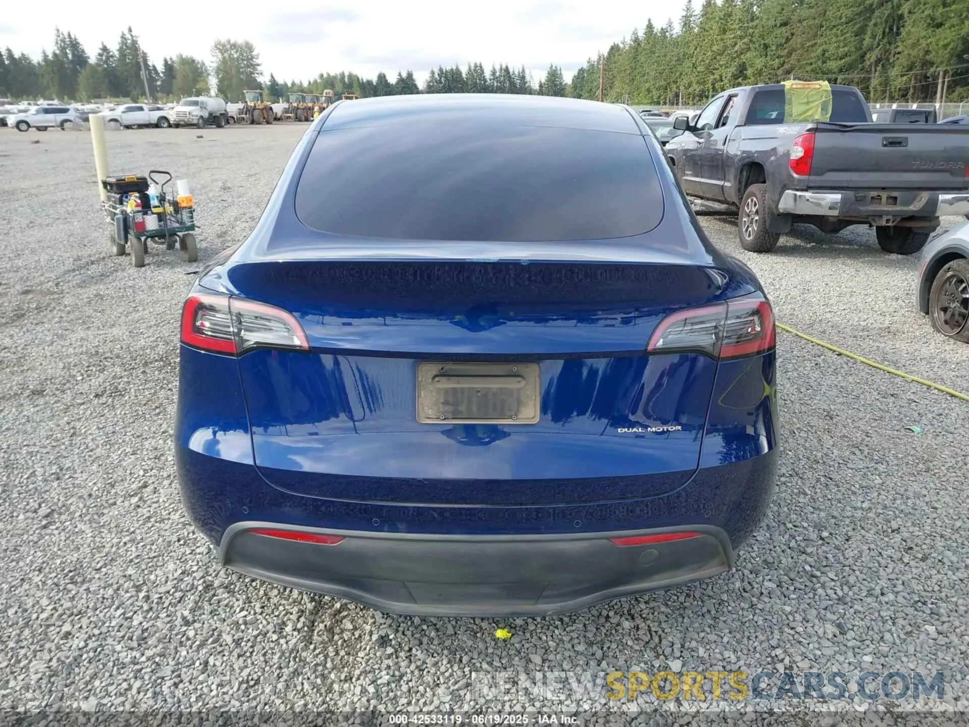 16 Photograph of a damaged car 7SAYGDEEXNF507123 TESLA MODEL Y 2022
