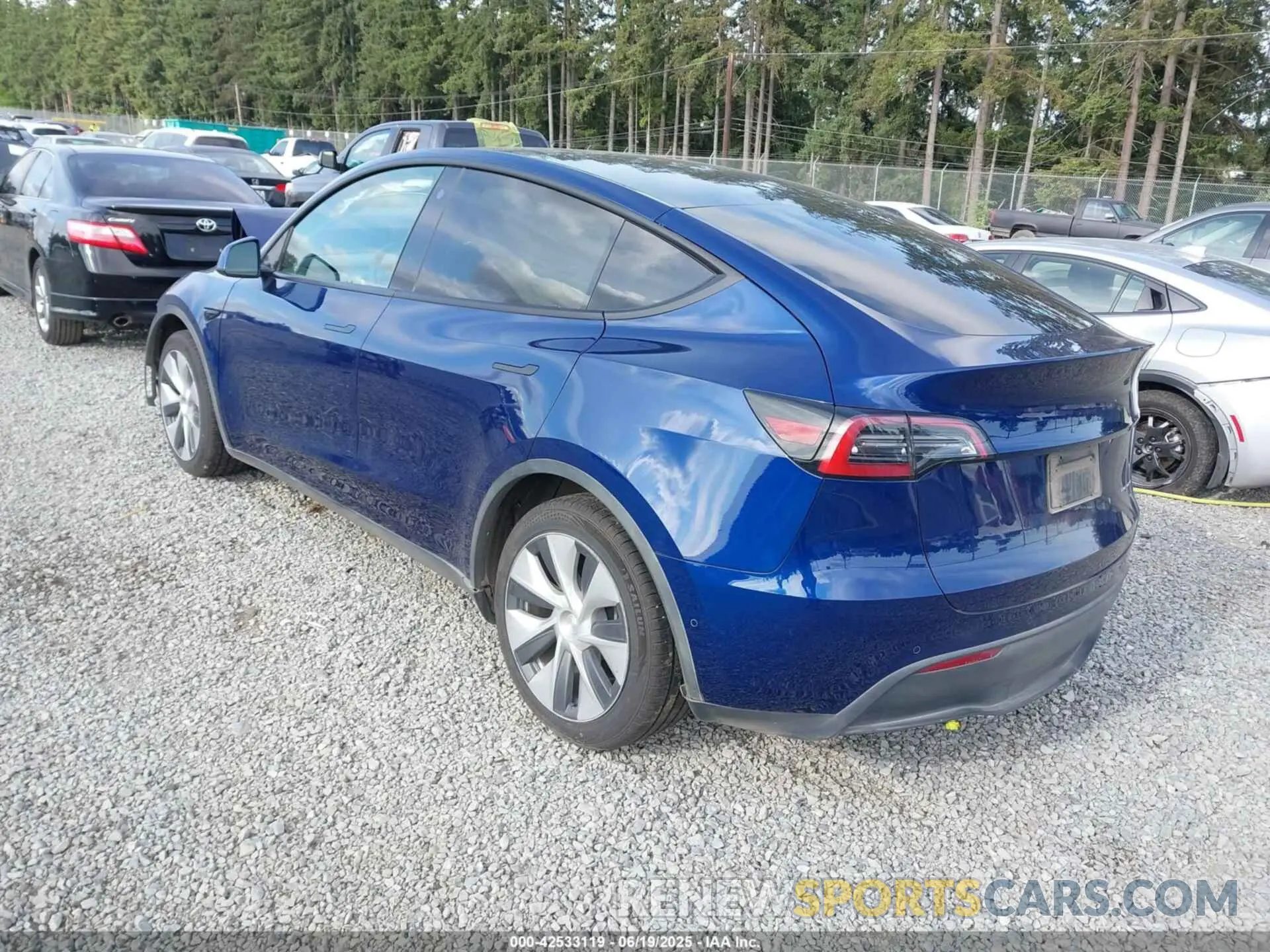 3 Photograph of a damaged car 7SAYGDEEXNF507123 TESLA MODEL Y 2022