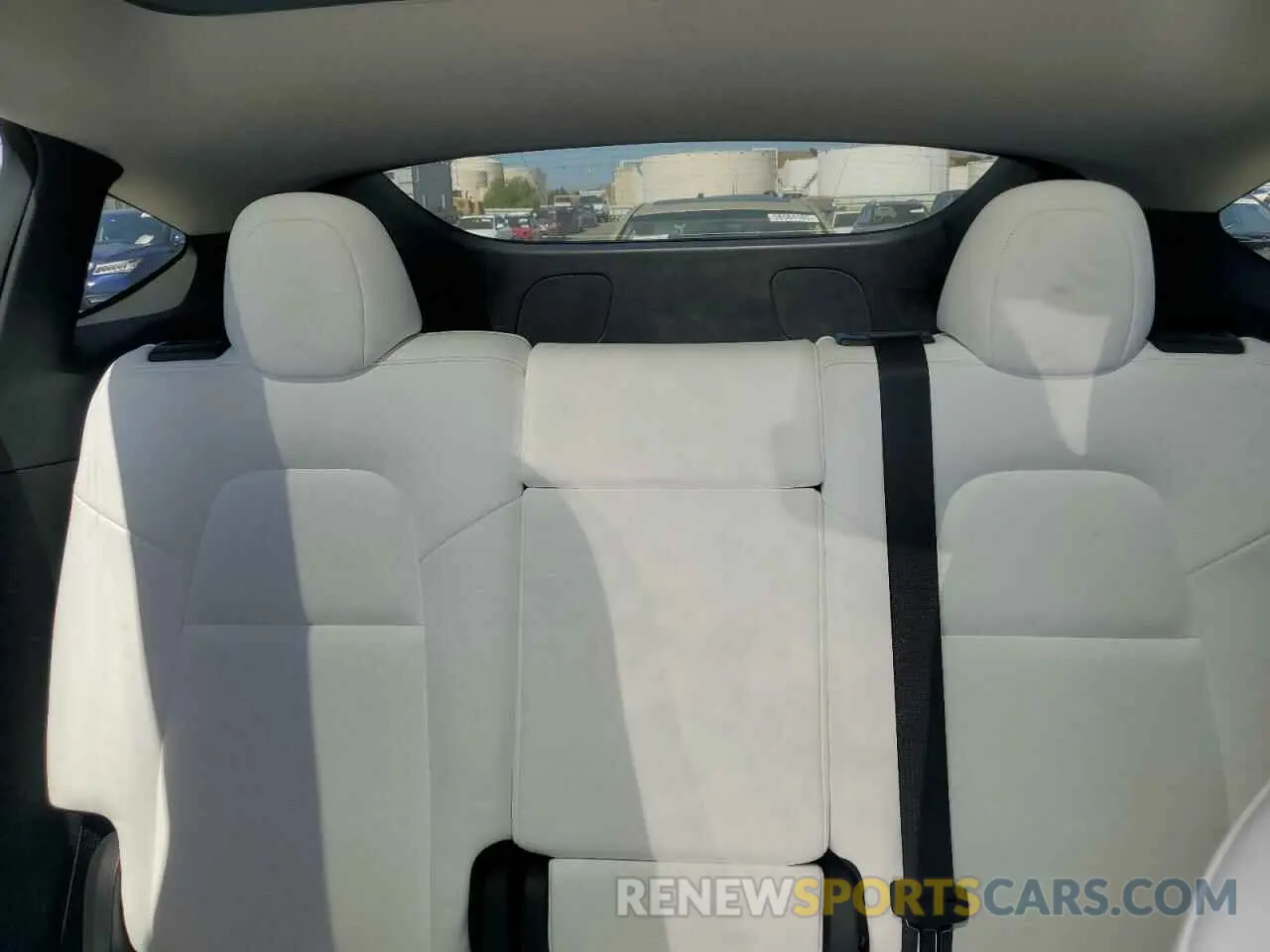 10 Photograph of a damaged car 7SAYGDEEXNF549582 TESLA MODEL Y 2022
