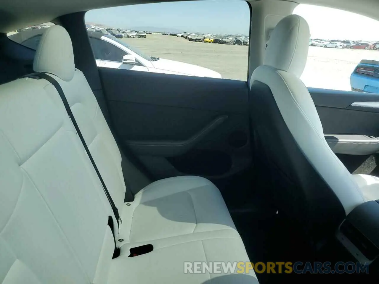 11 Photograph of a damaged car 7SAYGDEEXNF549582 TESLA MODEL Y 2022