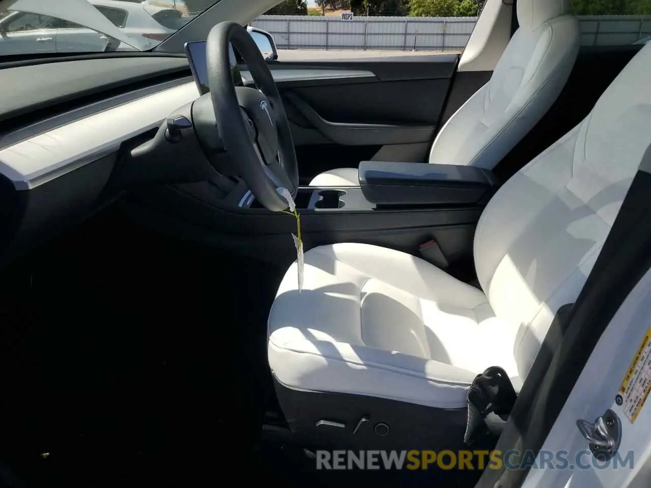 7 Photograph of a damaged car 7SAYGDEEXNF549582 TESLA MODEL Y 2022