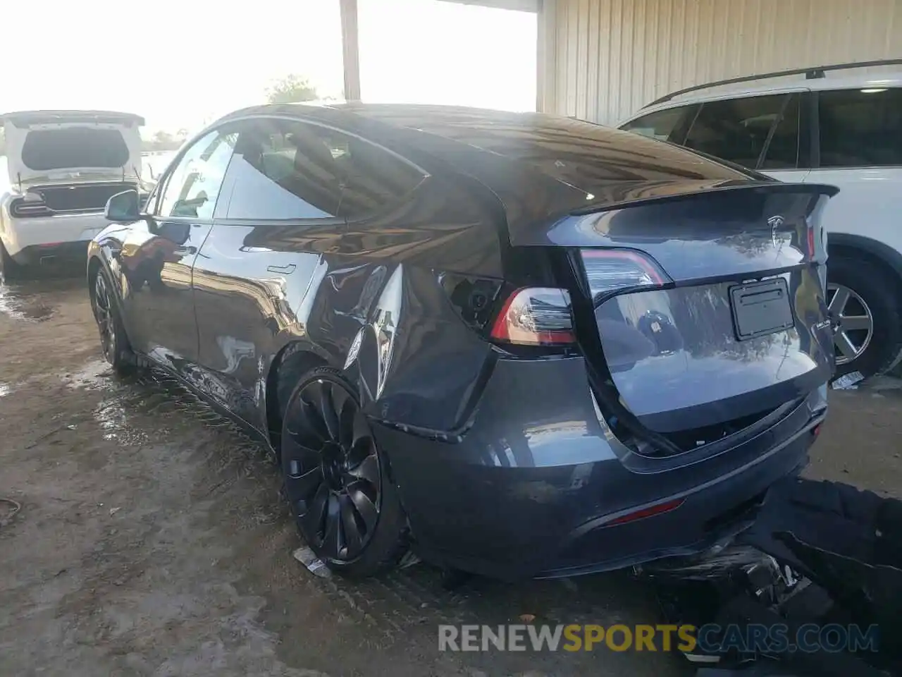 3 Photograph of a damaged car 7SAYGDEF0NF326511 TESLA MODEL Y 2022