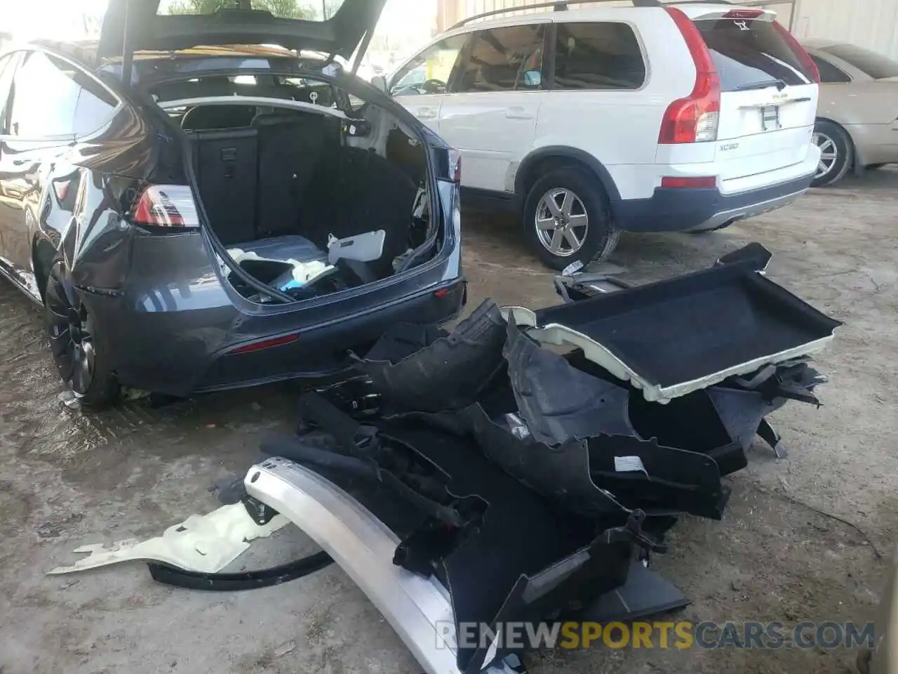 9 Photograph of a damaged car 7SAYGDEF0NF326511 TESLA MODEL Y 2022