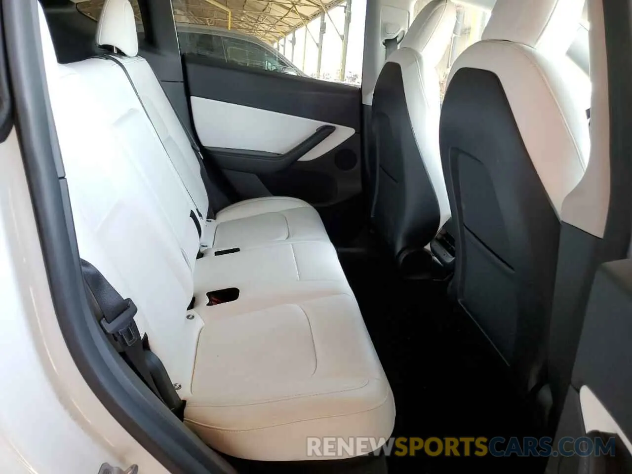10 Photograph of a damaged car 7SAYGDEF0NF337959 TESLA MODEL Y 2022