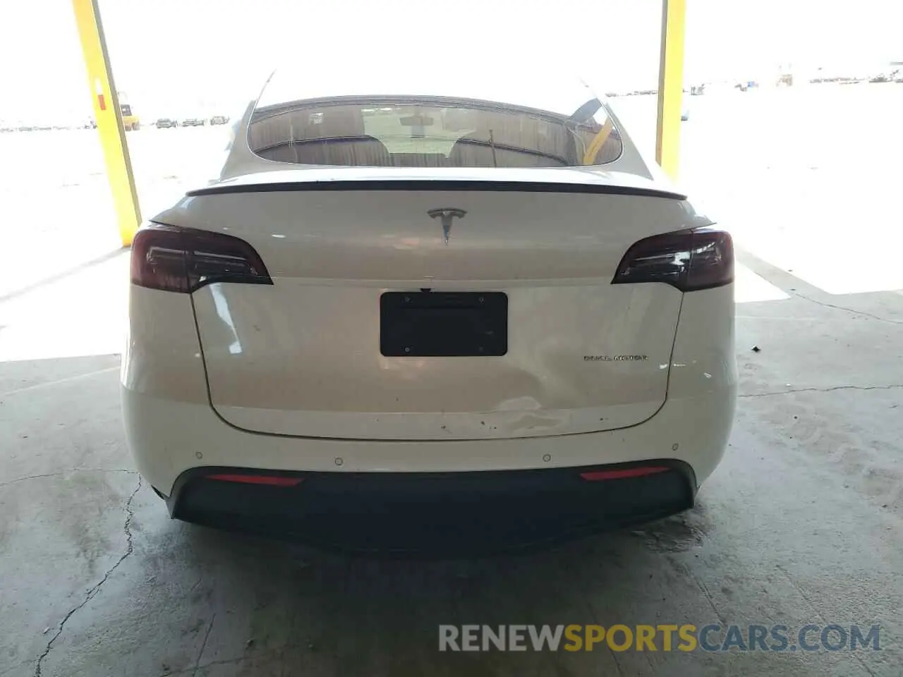 6 Photograph of a damaged car 7SAYGDEF0NF337959 TESLA MODEL Y 2022