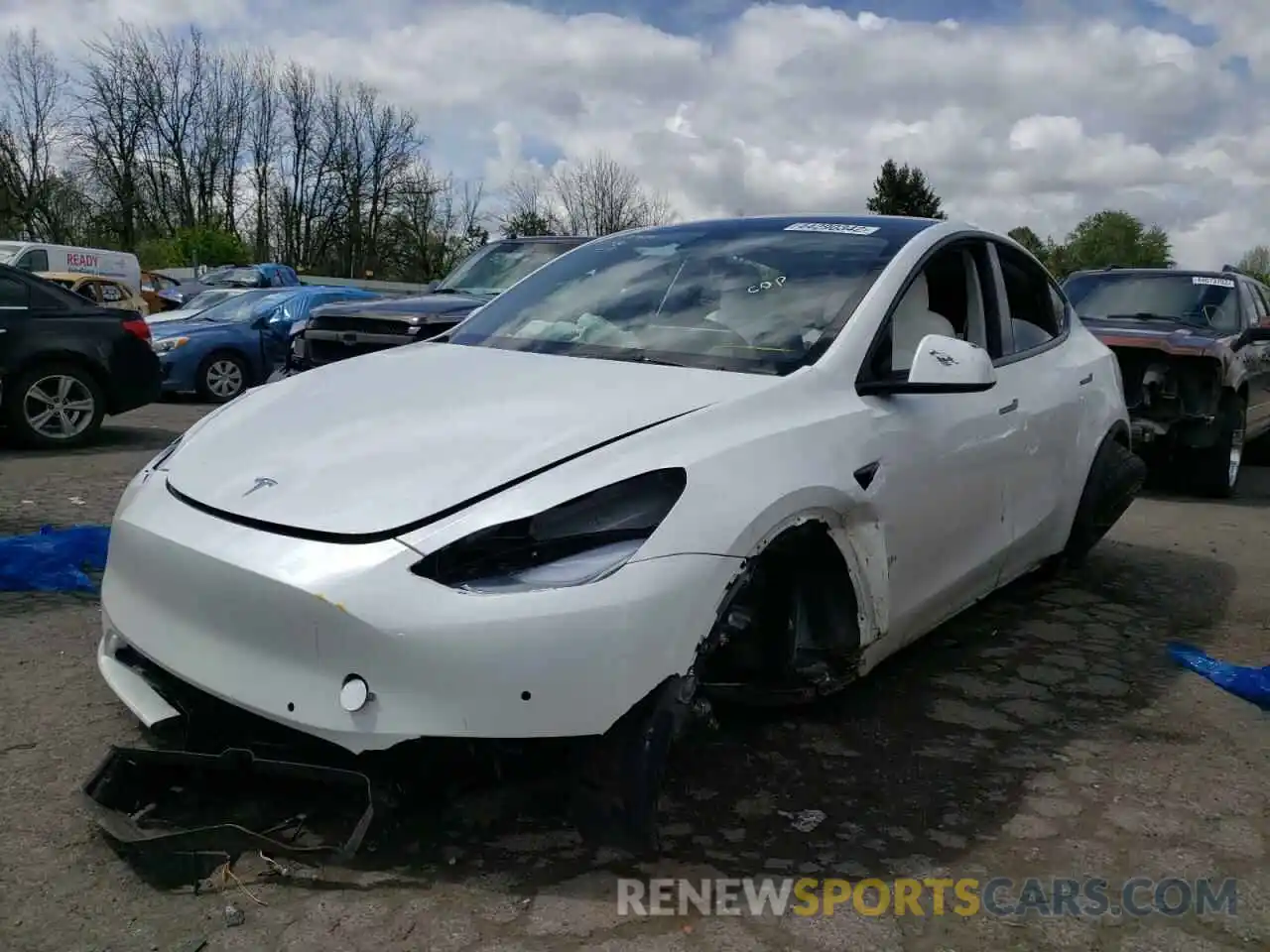 9 Photograph of a damaged car 7SAYGDEF0NF359492 TESLA MODEL Y 2022