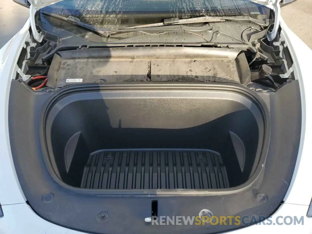 11 Photograph of a damaged car 7SAYGDEF0NF397241 TESLA MODEL Y 2022