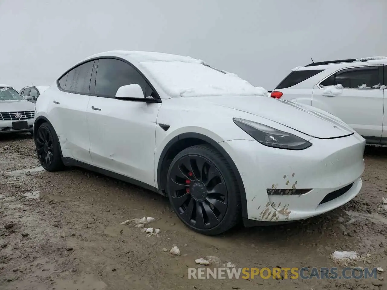 4 Photograph of a damaged car 7SAYGDEF0NF398289 TESLA MODEL Y 2022