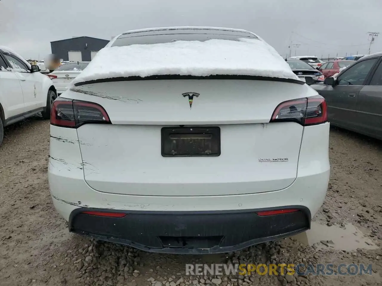 6 Photograph of a damaged car 7SAYGDEF0NF398289 TESLA MODEL Y 2022