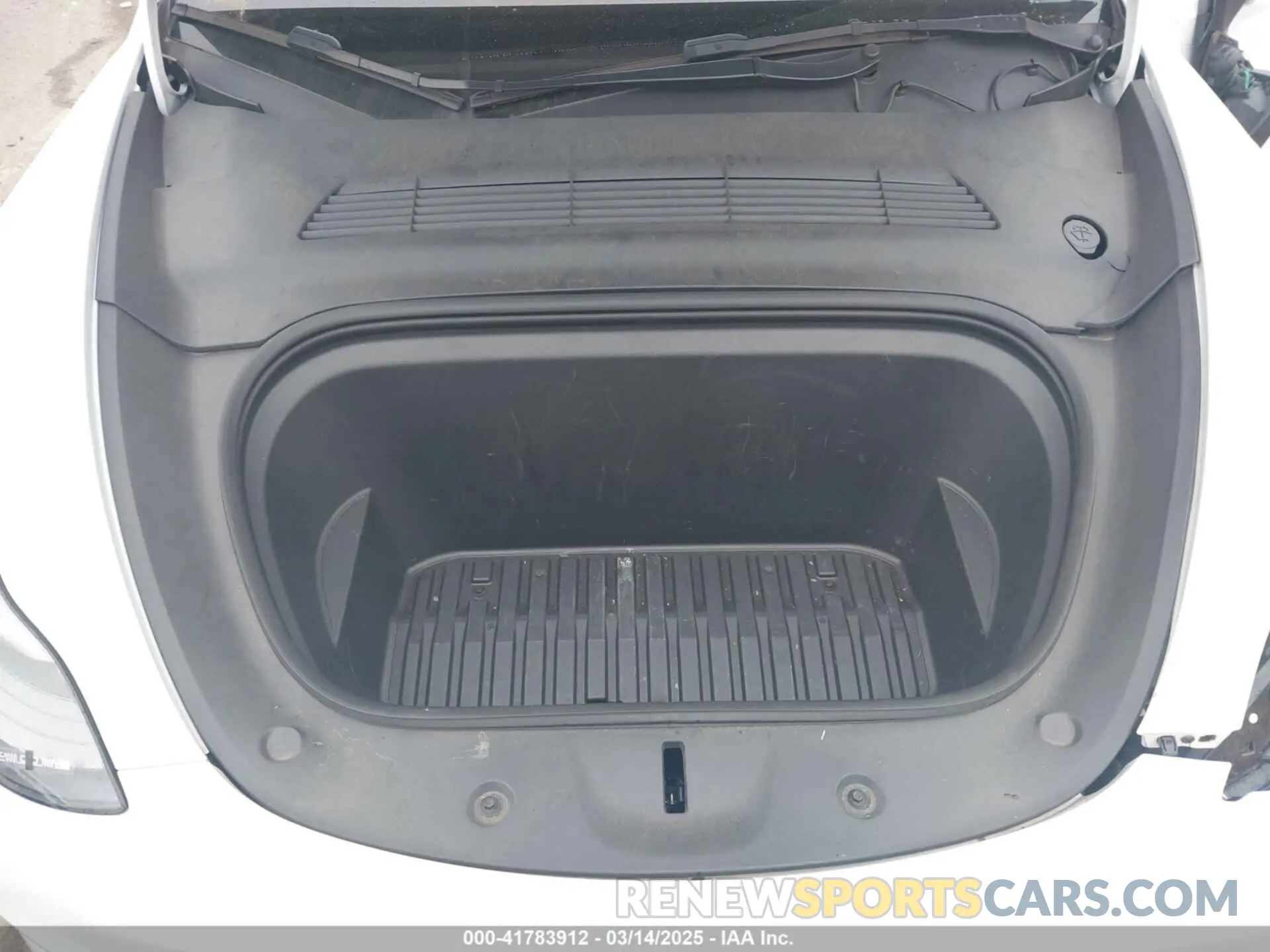 10 Photograph of a damaged car 7SAYGDEF0NF400560 TESLA MODEL Y 2022