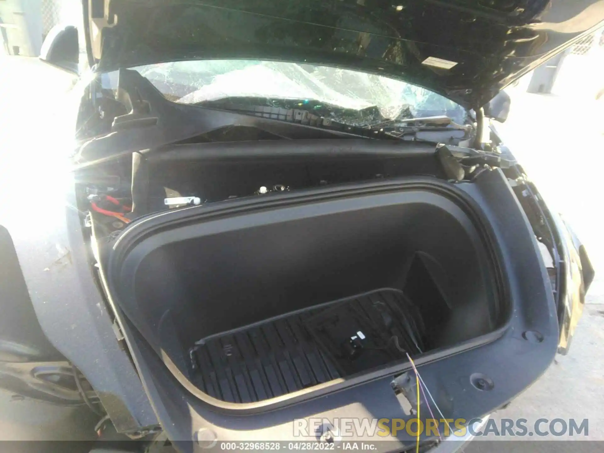 10 Photograph of a damaged car 7SAYGDEF0NF408092 TESLA MODEL Y 2022