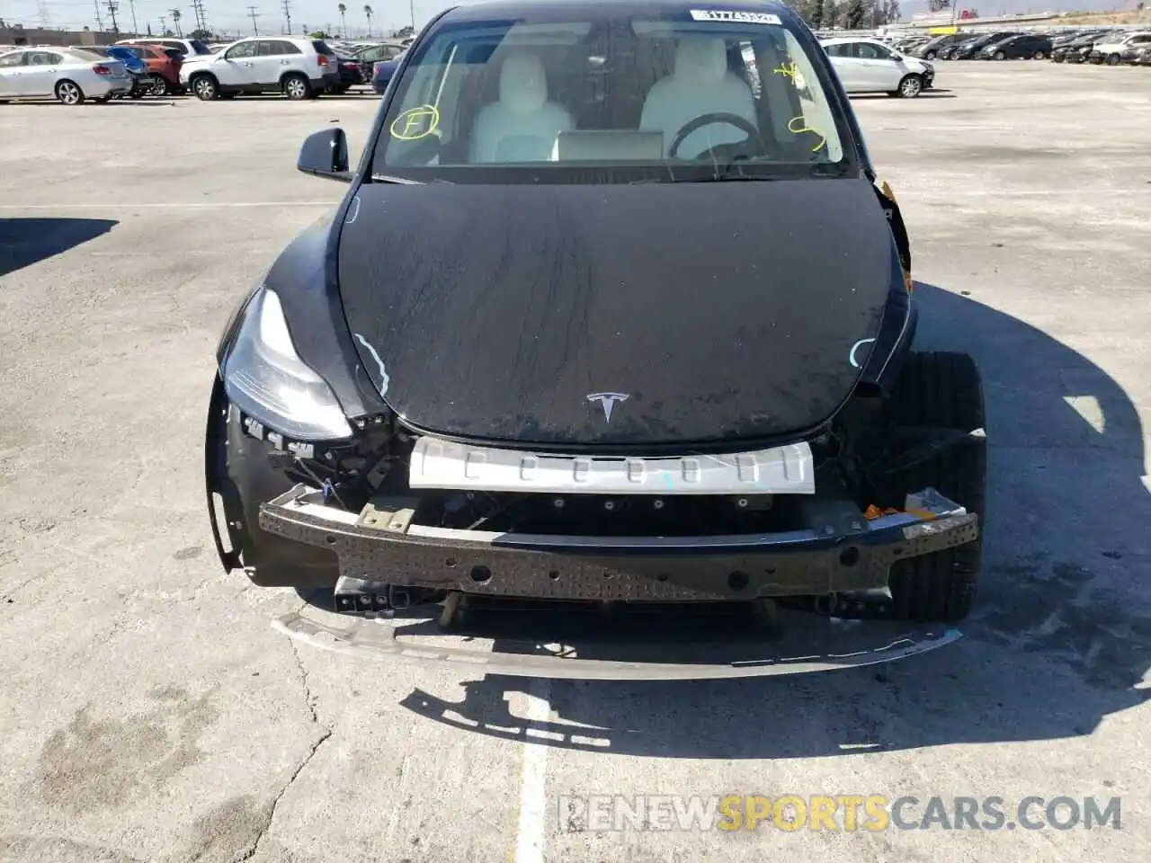 9 Photograph of a damaged car 7SAYGDEF0NF438287 TESLA MODEL Y 2022