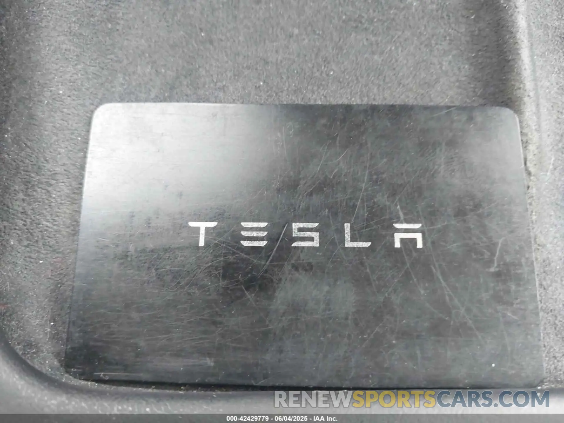 11 Photograph of a damaged car 7SAYGDEF0NF446700 TESLA MODEL Y 2022