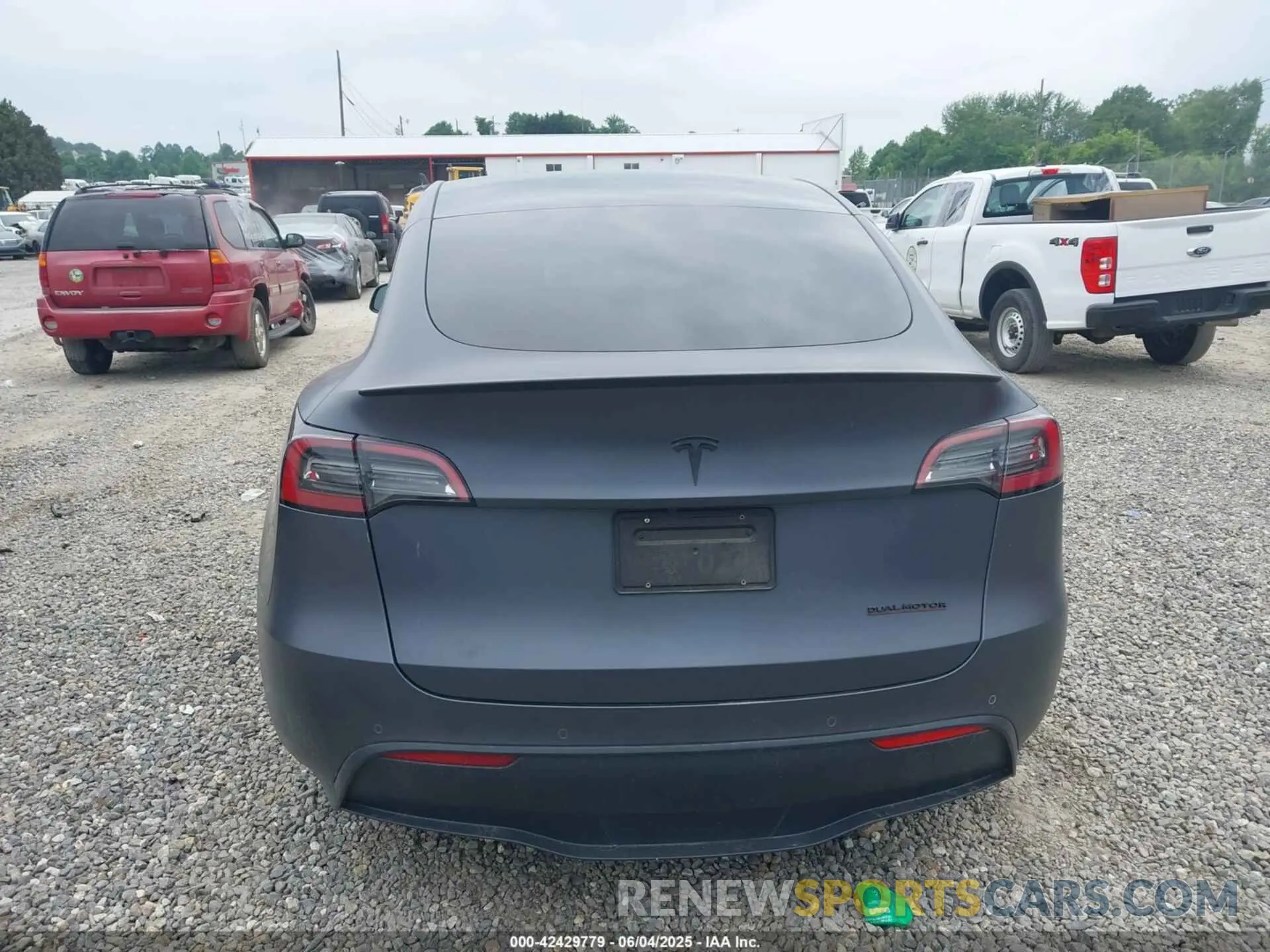 16 Photograph of a damaged car 7SAYGDEF0NF446700 TESLA MODEL Y 2022