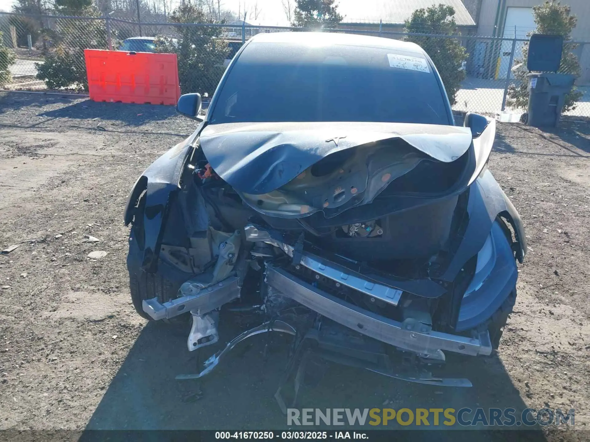 6 Photograph of a damaged car 7SAYGDEF0NF447460 TESLA MODEL Y 2022