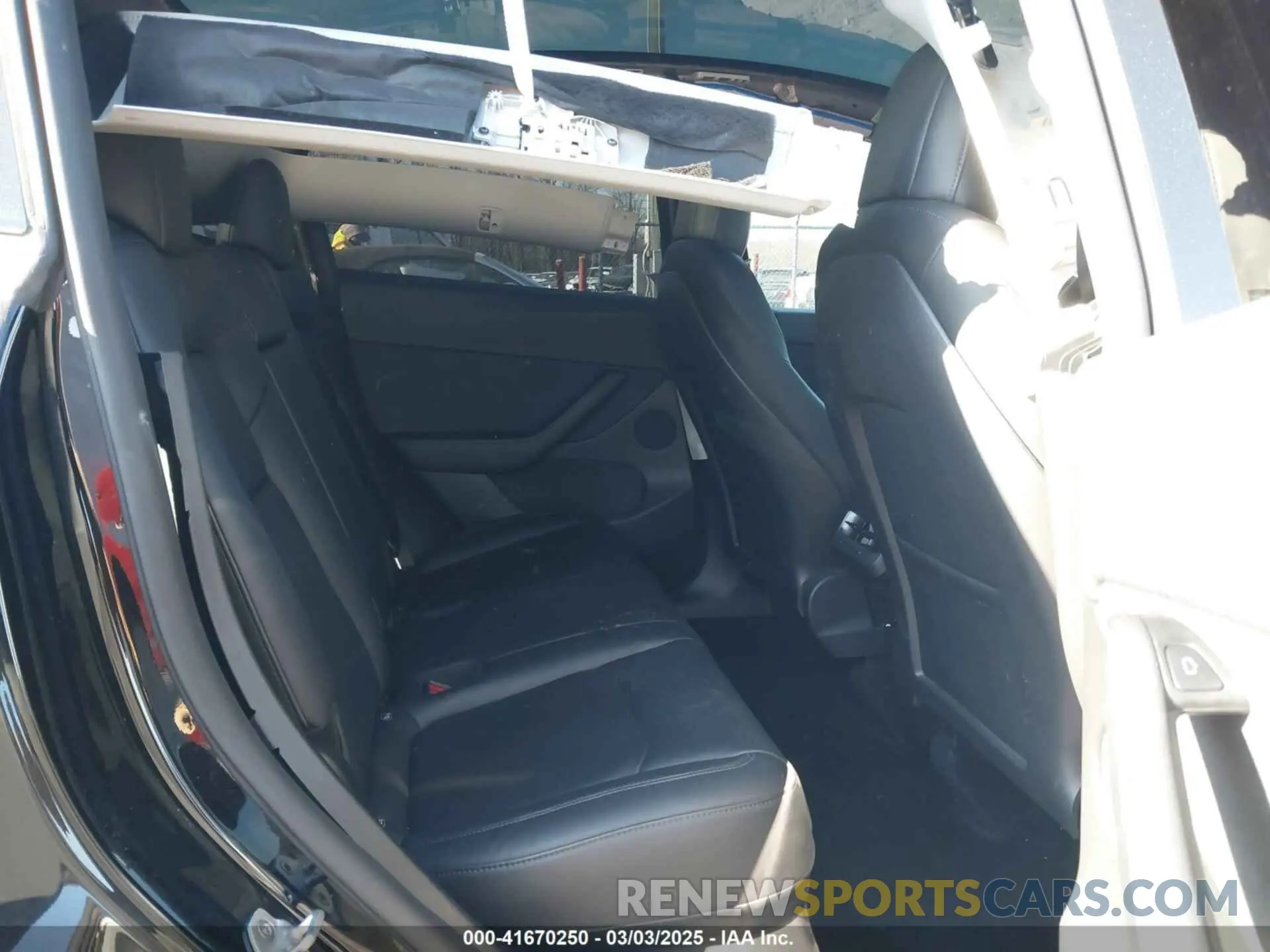 8 Photograph of a damaged car 7SAYGDEF0NF447460 TESLA MODEL Y 2022