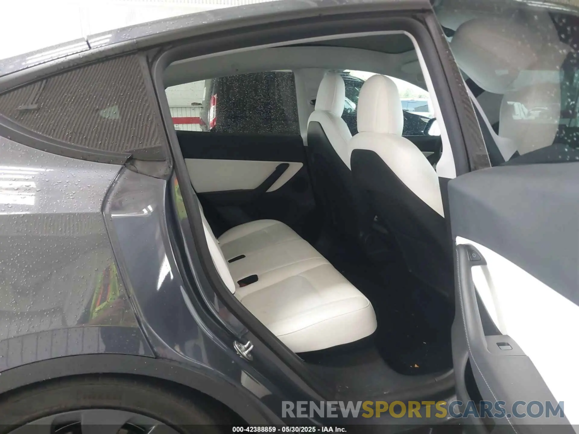 8 Photograph of a damaged car 7SAYGDEF0NF451010 TESLA MODEL Y 2022