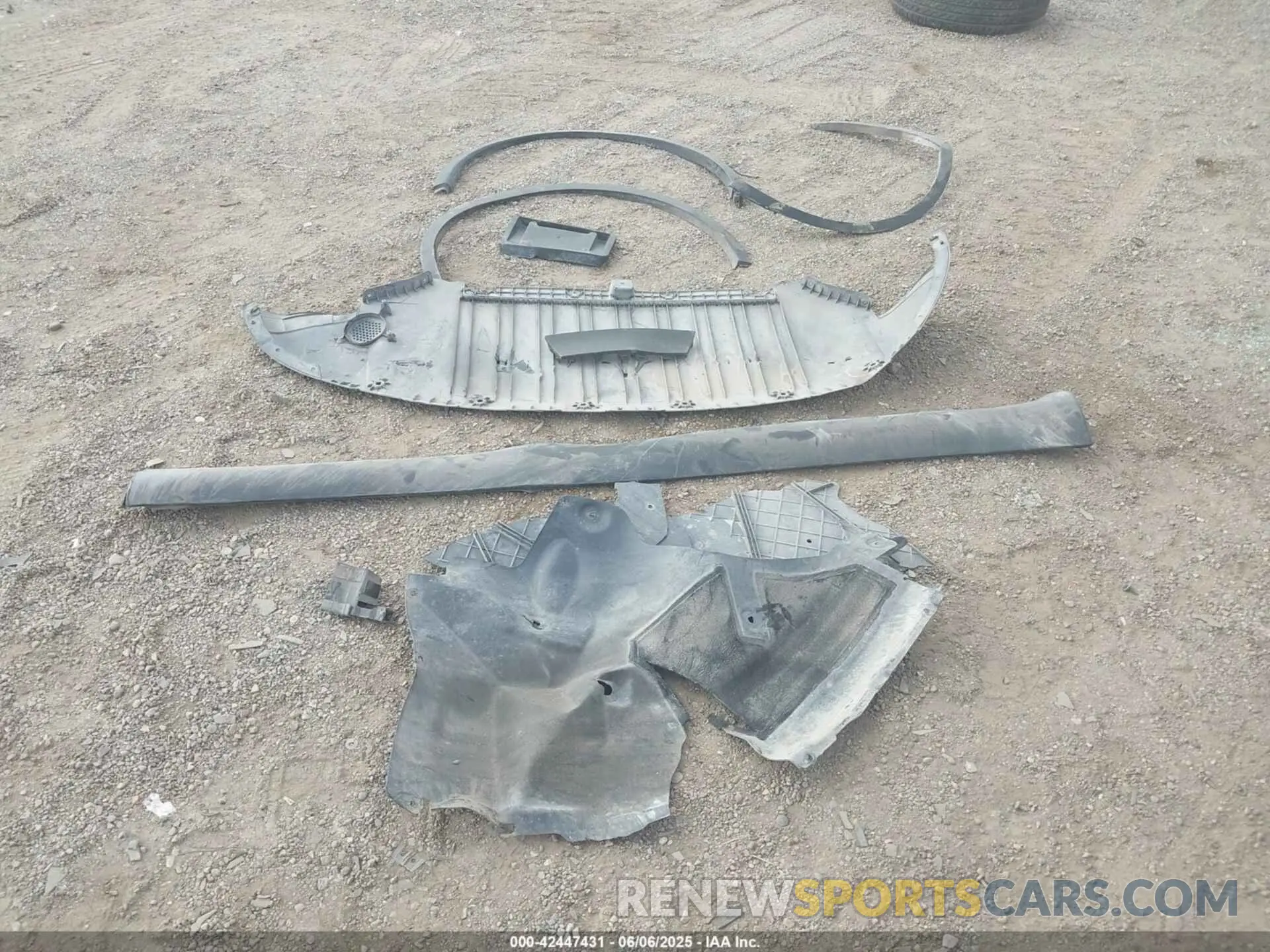 11 Photograph of a damaged car 7SAYGDEF0NF451671 TESLA MODEL Y 2022