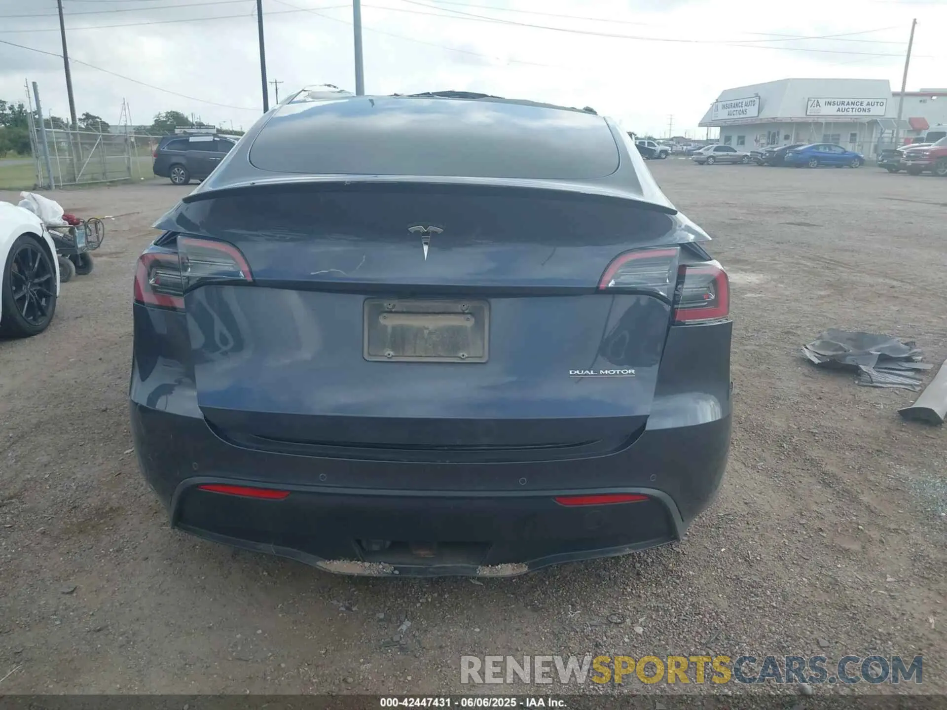 16 Photograph of a damaged car 7SAYGDEF0NF451671 TESLA MODEL Y 2022
