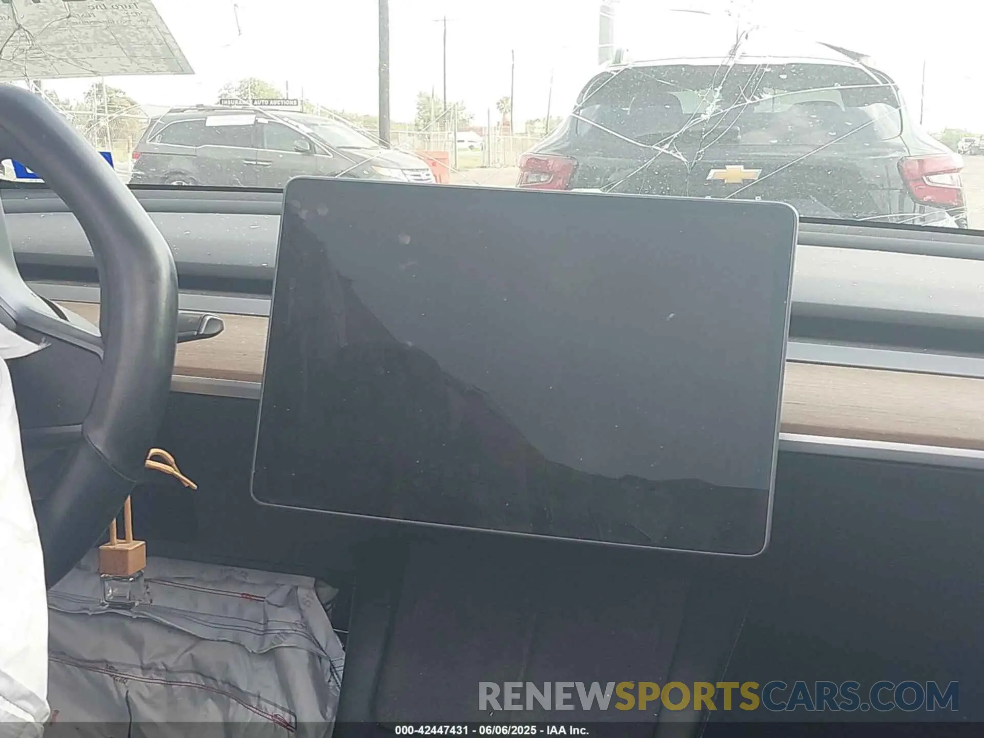 18 Photograph of a damaged car 7SAYGDEF0NF451671 TESLA MODEL Y 2022