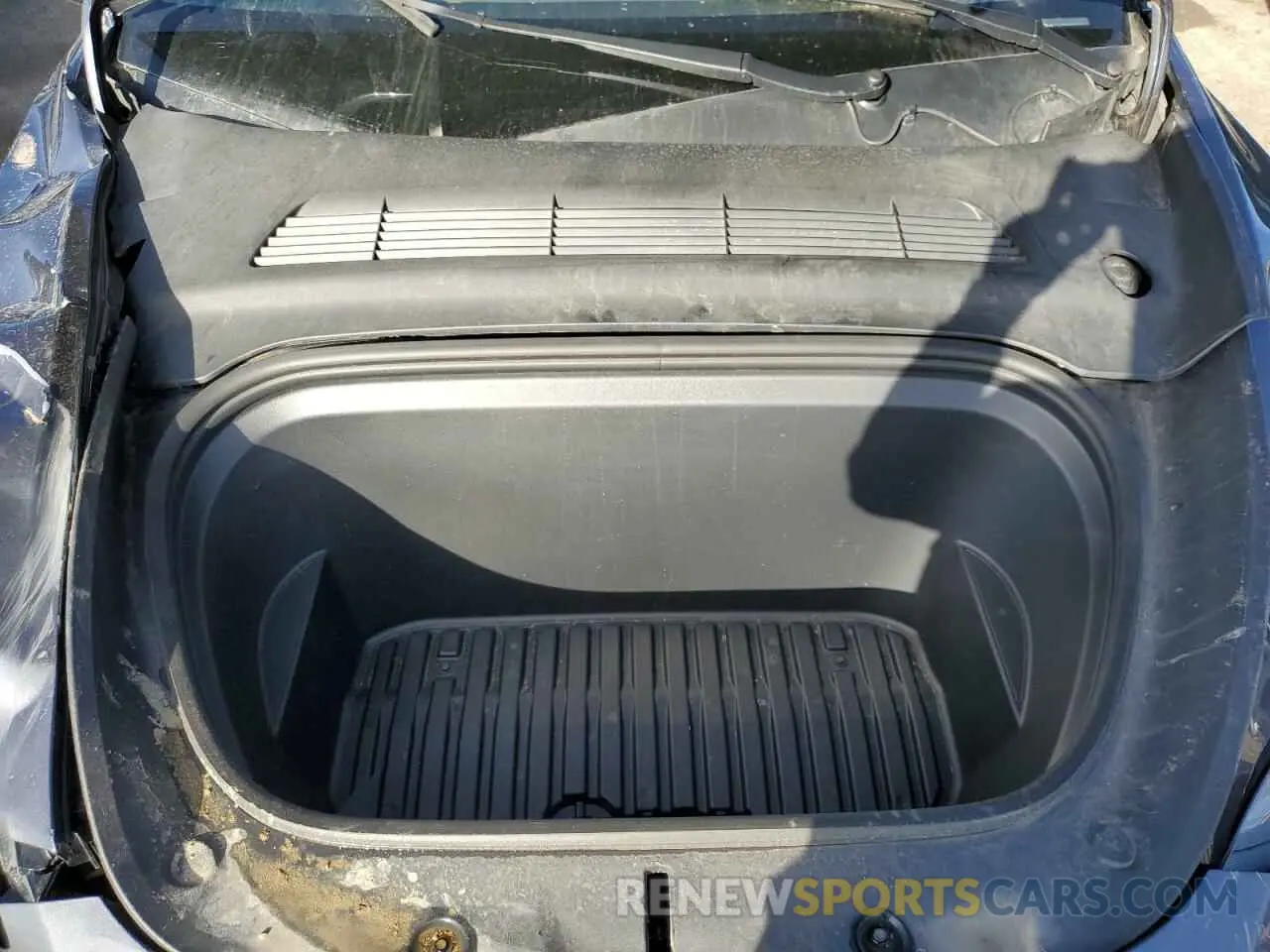 12 Photograph of a damaged car 7SAYGDEF0NF452111 TESLA MODEL Y 2022