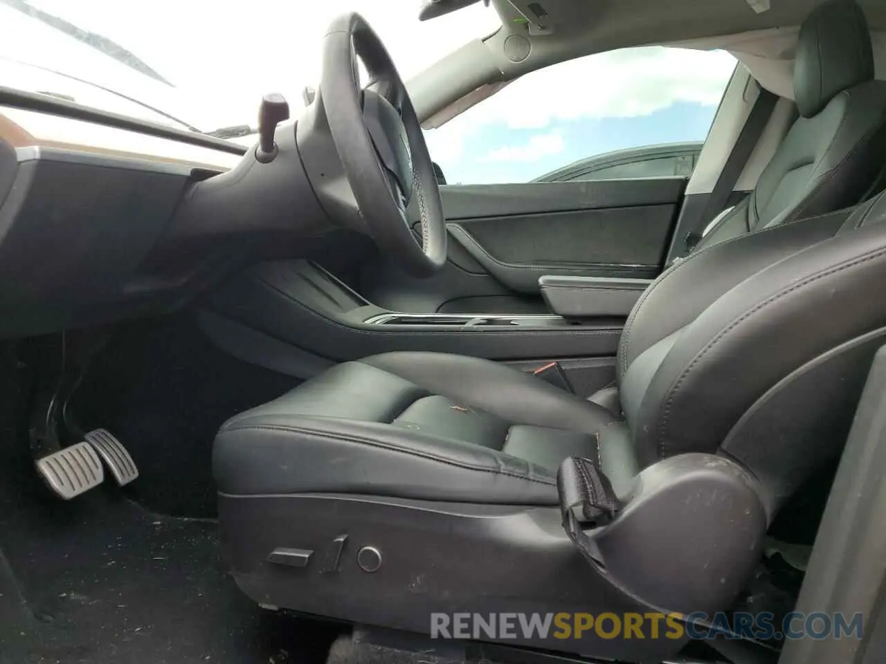 7 Photograph of a damaged car 7SAYGDEF0NF452111 TESLA MODEL Y 2022