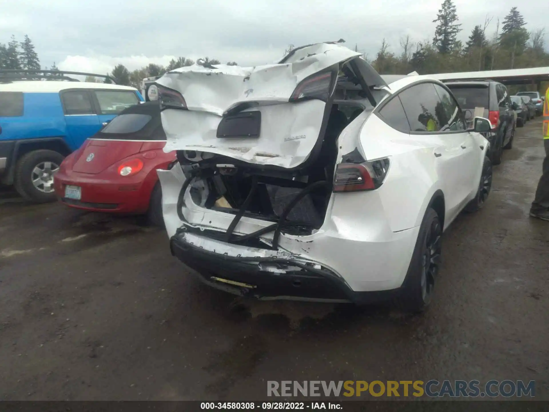 4 Photograph of a damaged car 7SAYGDEF0NF463724 TESLA MODEL Y 2022