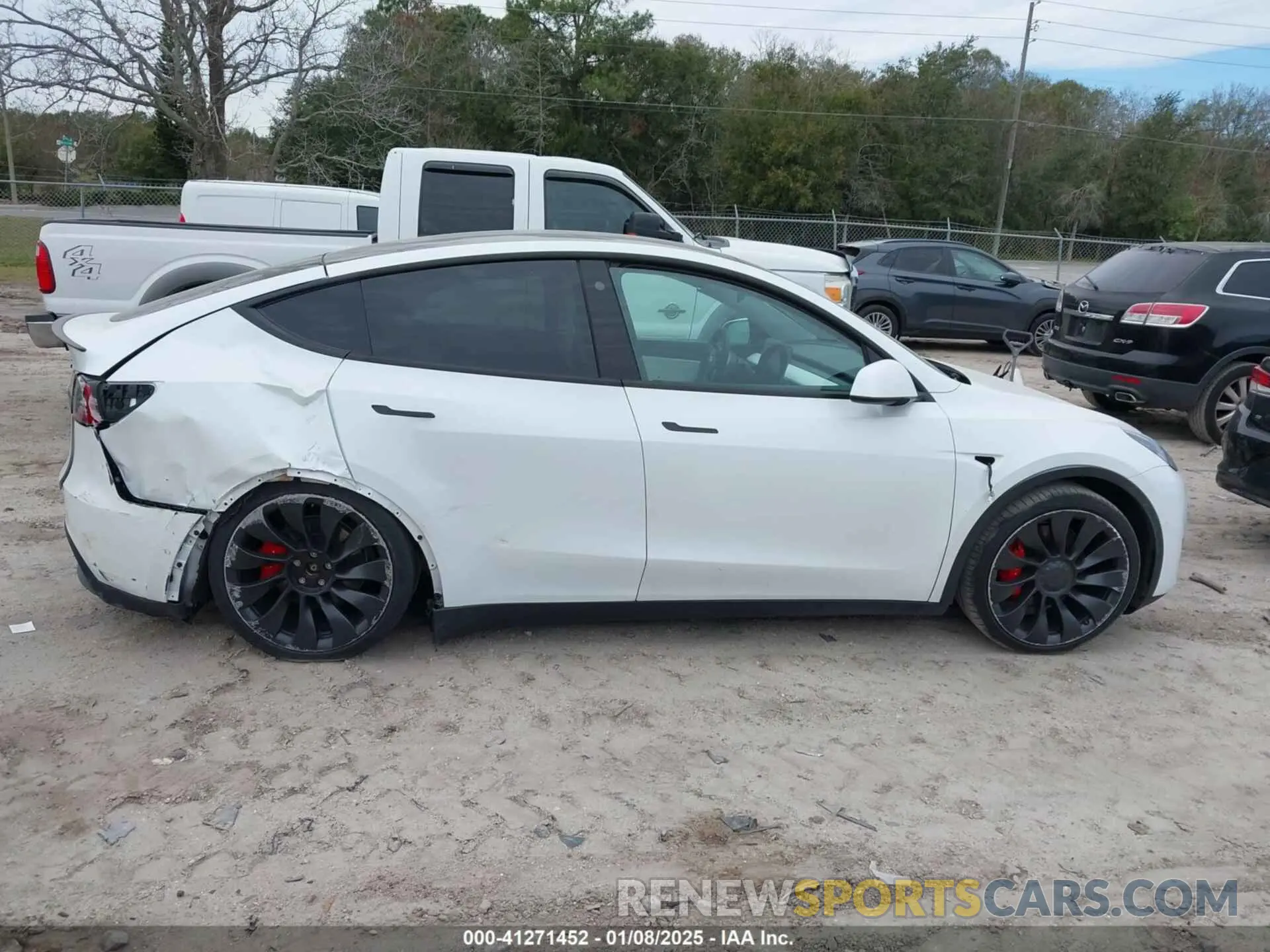 13 Photograph of a damaged car 7SAYGDEF0NF468566 TESLA MODEL Y 2022