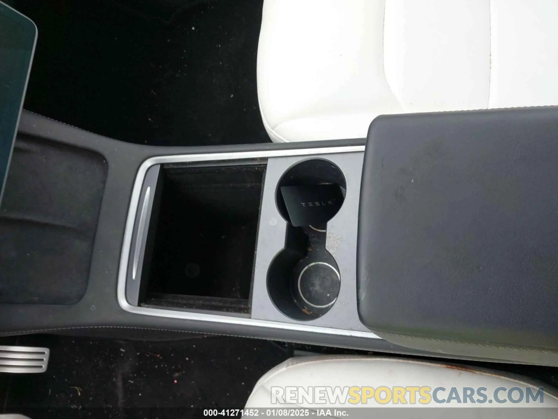 18 Photograph of a damaged car 7SAYGDEF0NF468566 TESLA MODEL Y 2022