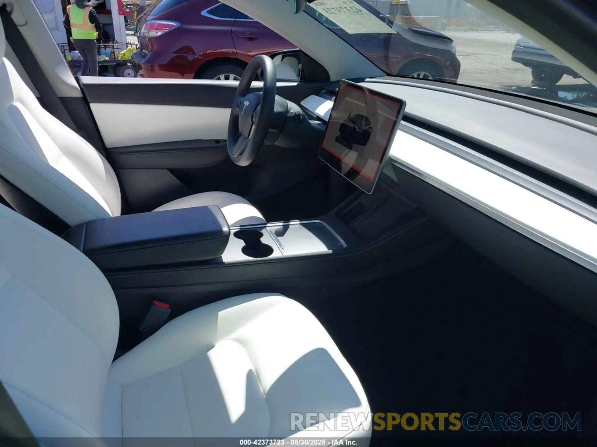 5 Photograph of a damaged car 7SAYGDEF0NF490213 TESLA MODEL Y 2022