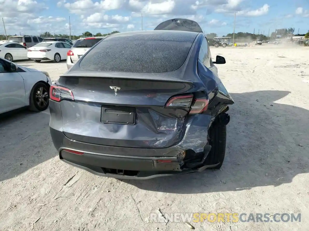 9 Photograph of a damaged car 7SAYGDEF0NF494634 TESLA MODEL Y 2022