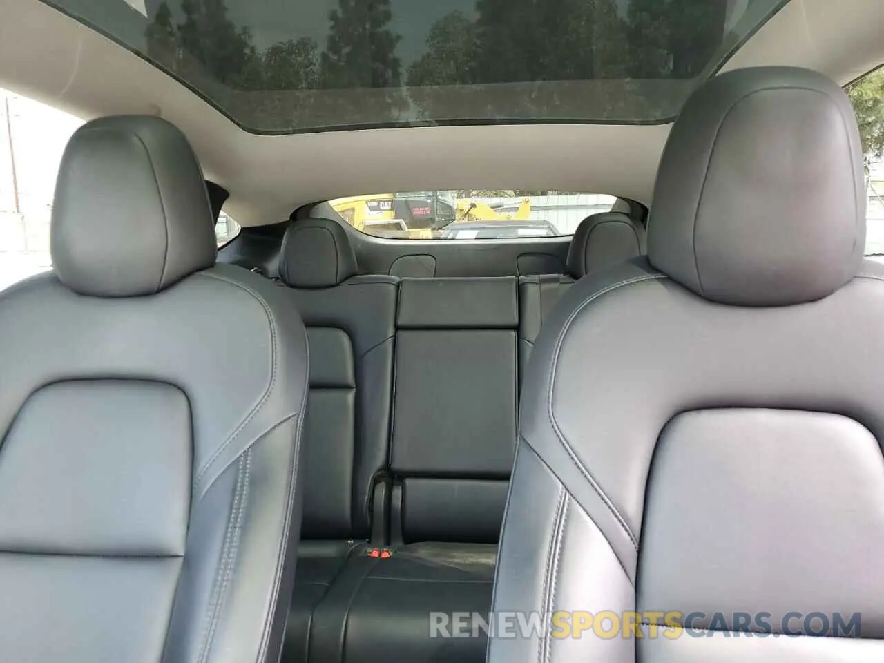 10 Photograph of a damaged car 7SAYGDEF0NF511223 TESLA MODEL Y 2022