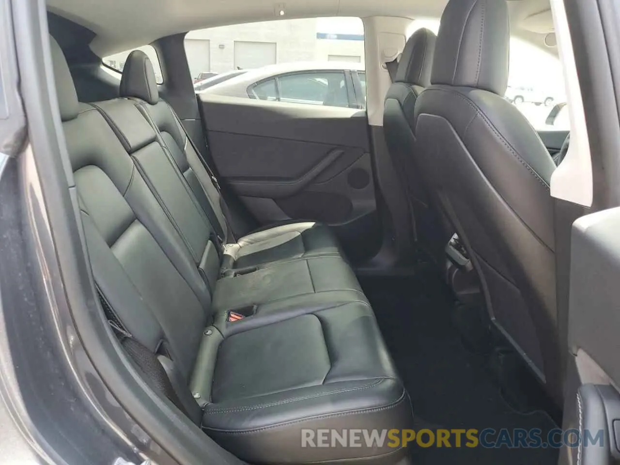 11 Photograph of a damaged car 7SAYGDEF0NF511223 TESLA MODEL Y 2022