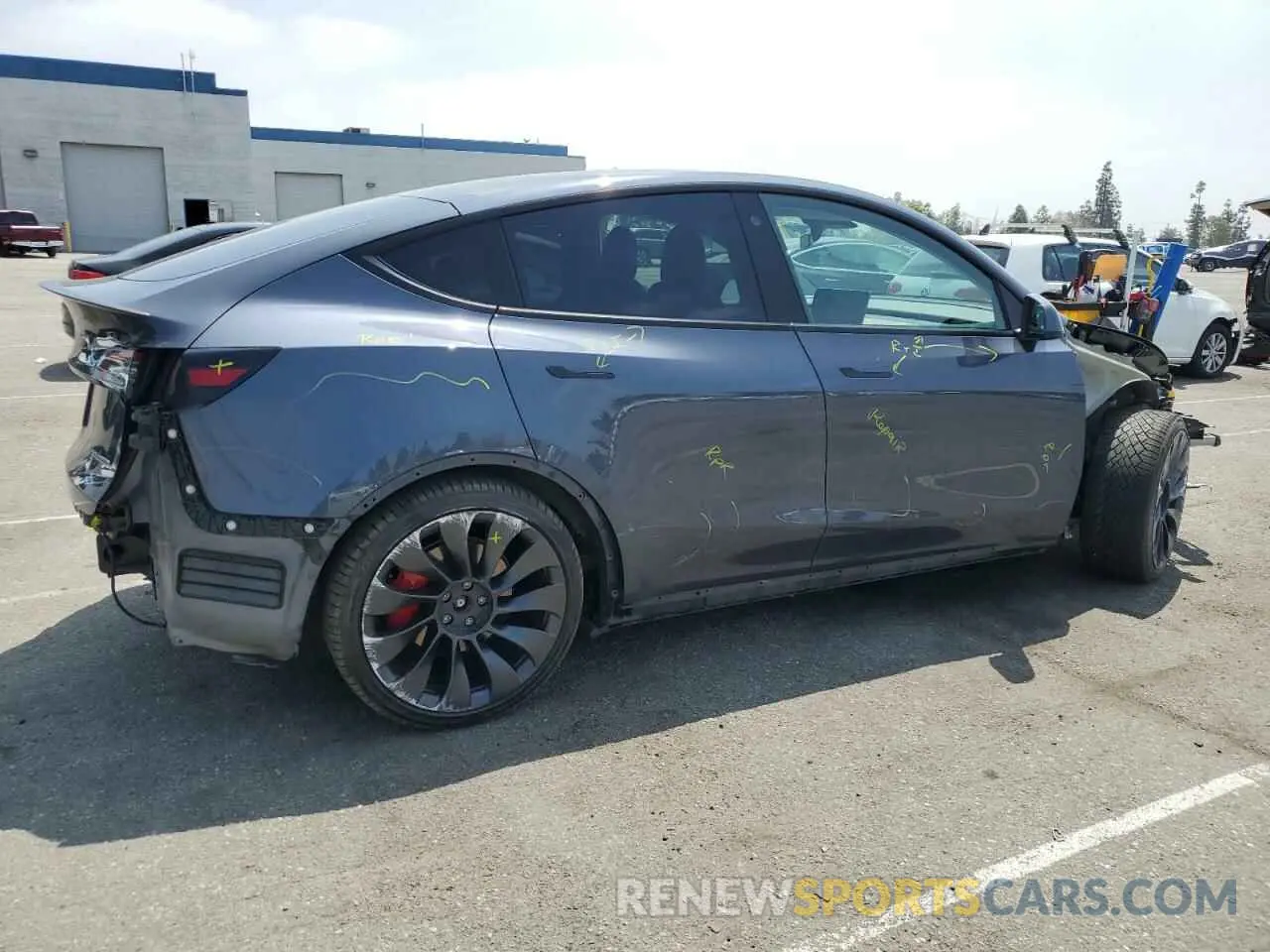 3 Photograph of a damaged car 7SAYGDEF0NF511223 TESLA MODEL Y 2022