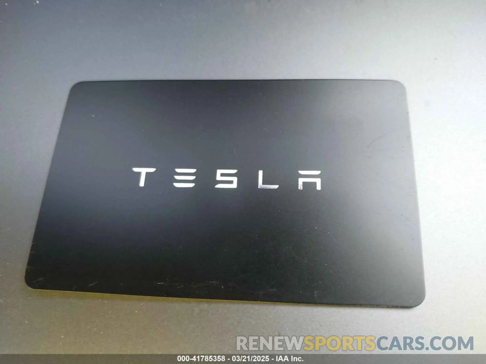 11 Photograph of a damaged car 7SAYGDEF0NF518740 TESLA MODEL Y 2022