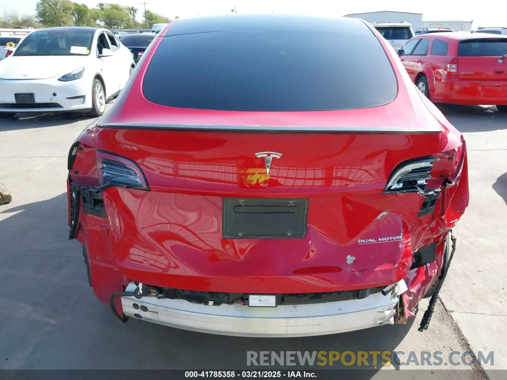17 Photograph of a damaged car 7SAYGDEF0NF518740 TESLA MODEL Y 2022