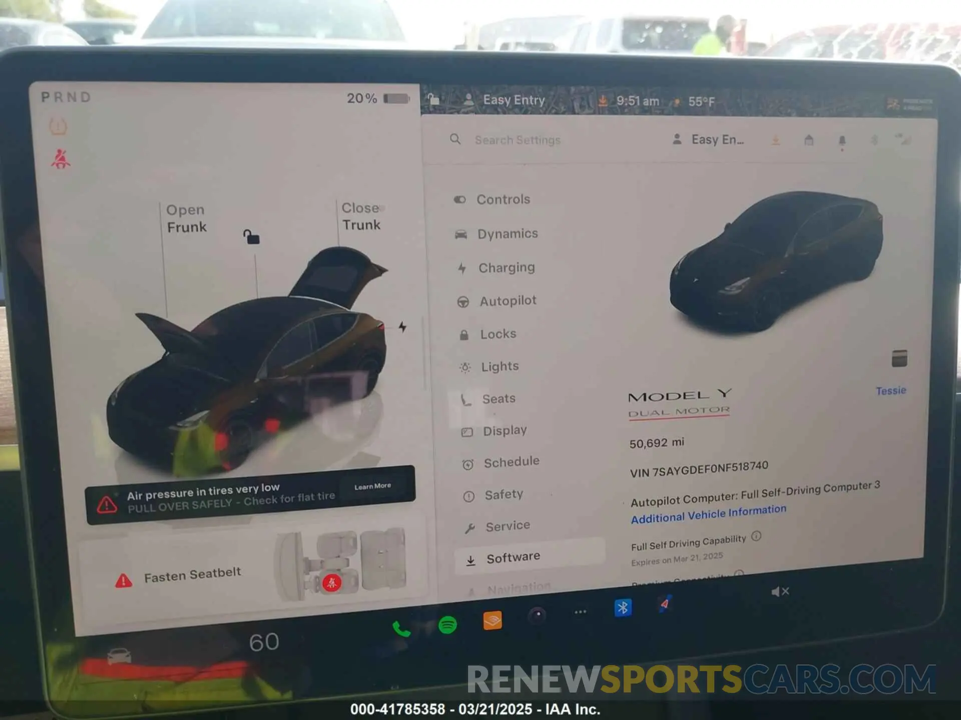 19 Photograph of a damaged car 7SAYGDEF0NF518740 TESLA MODEL Y 2022