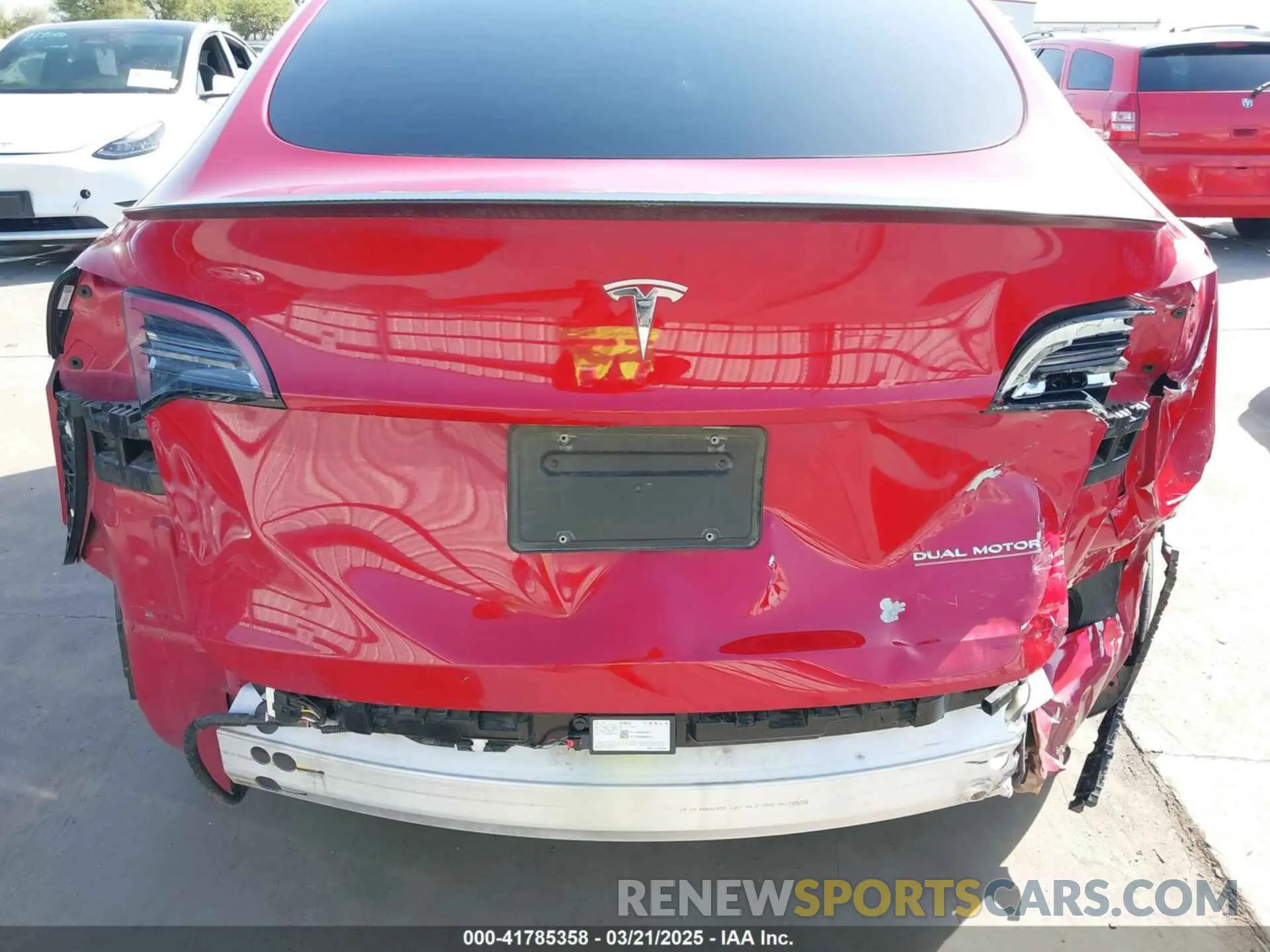 6 Photograph of a damaged car 7SAYGDEF0NF518740 TESLA MODEL Y 2022
