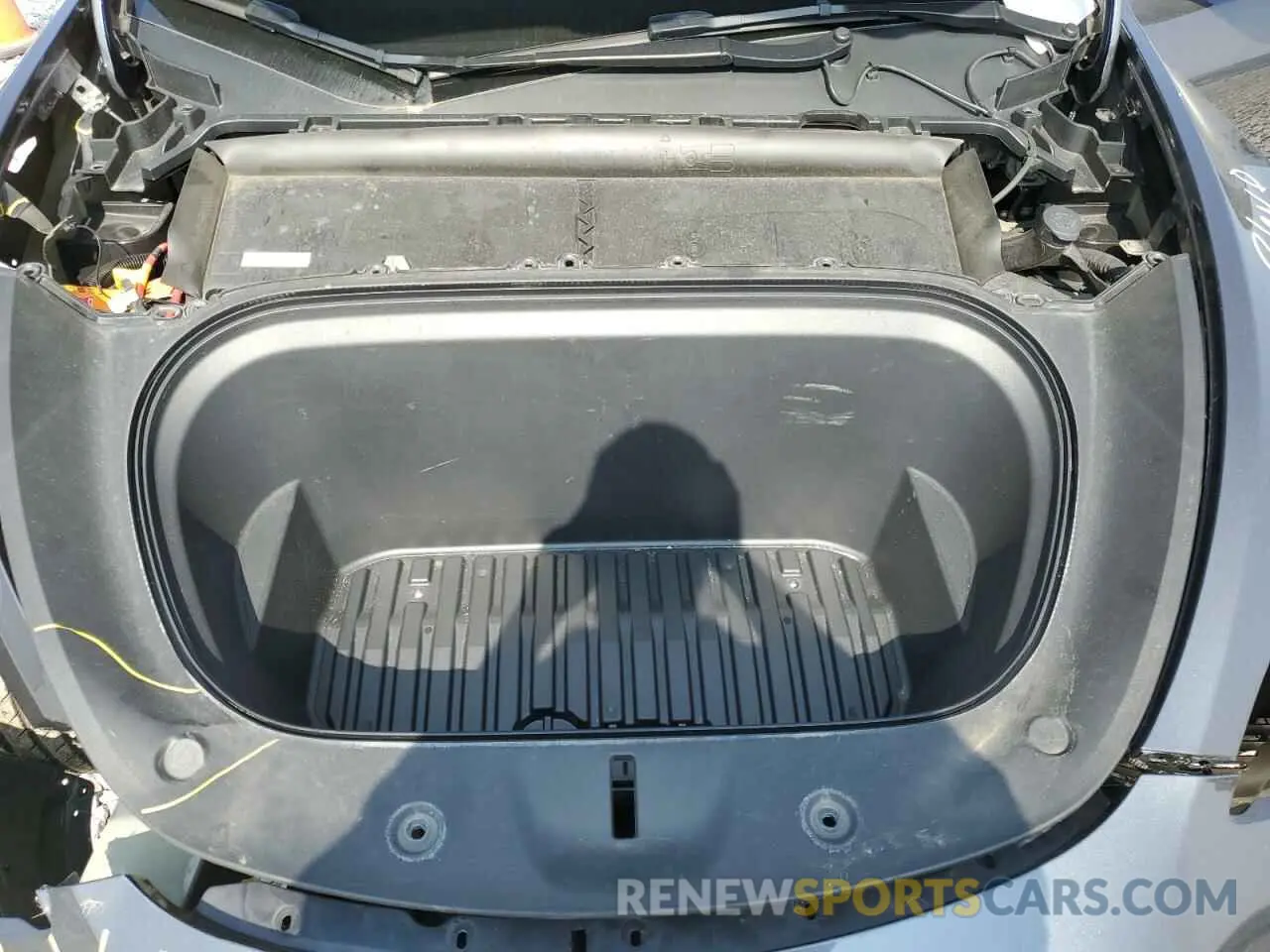 11 Photograph of a damaged car 7SAYGDEF0NF524165 TESLA MODEL Y 2022