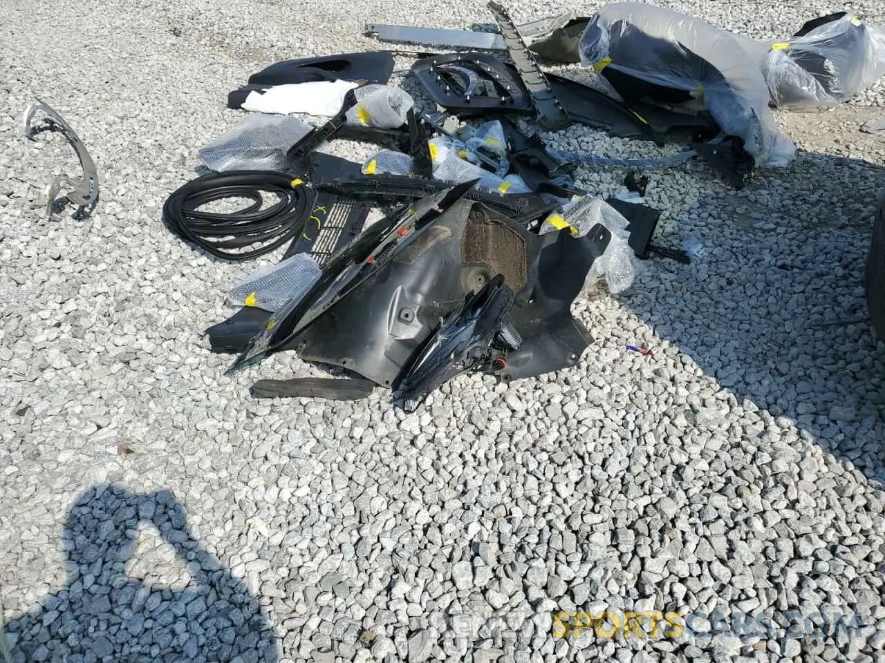 12 Photograph of a damaged car 7SAYGDEF0NF524165 TESLA MODEL Y 2022
