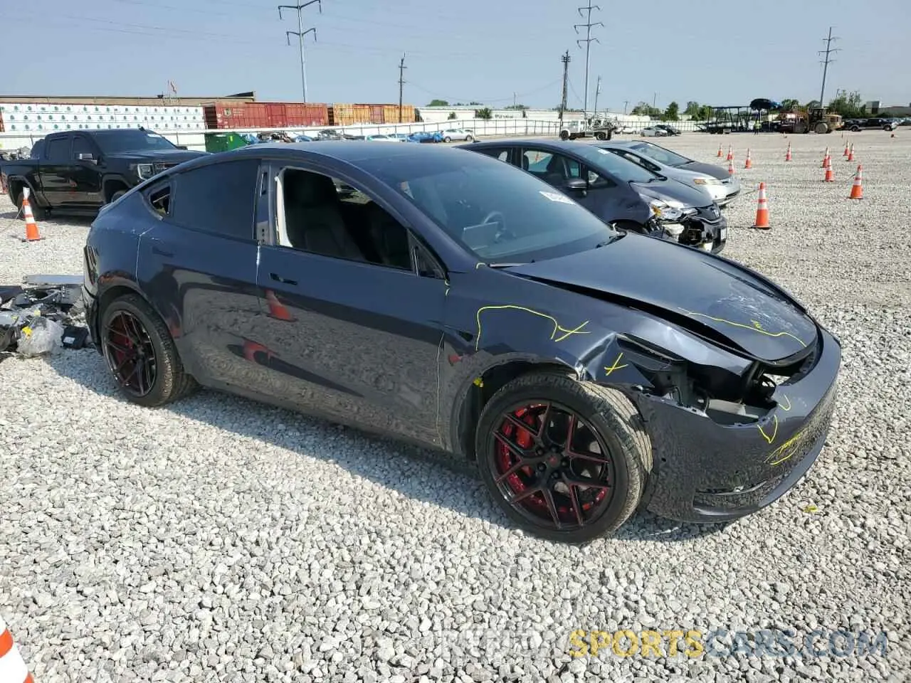 4 Photograph of a damaged car 7SAYGDEF0NF524165 TESLA MODEL Y 2022