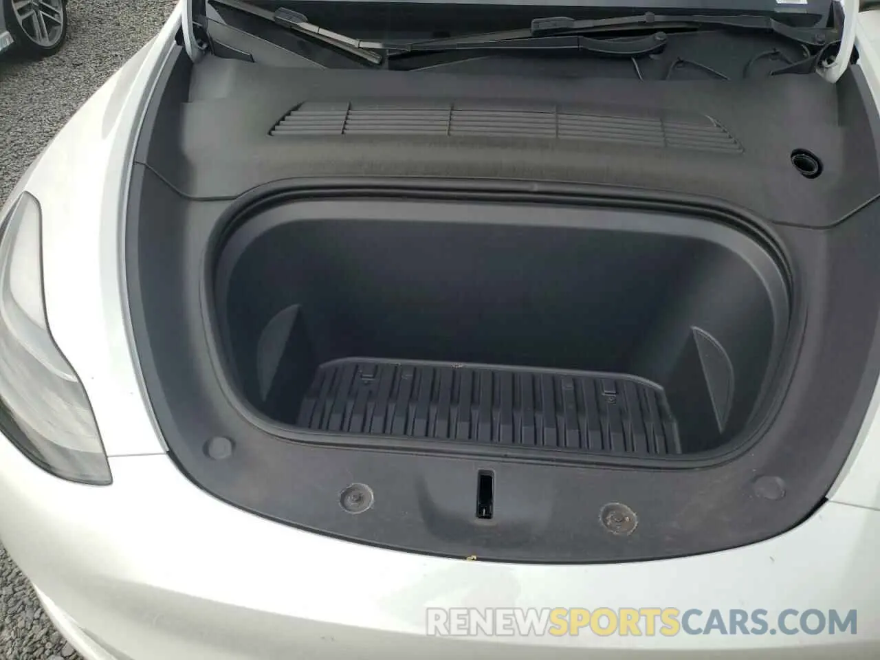 11 Photograph of a damaged car 7SAYGDEF0NF532881 TESLA MODEL Y 2022