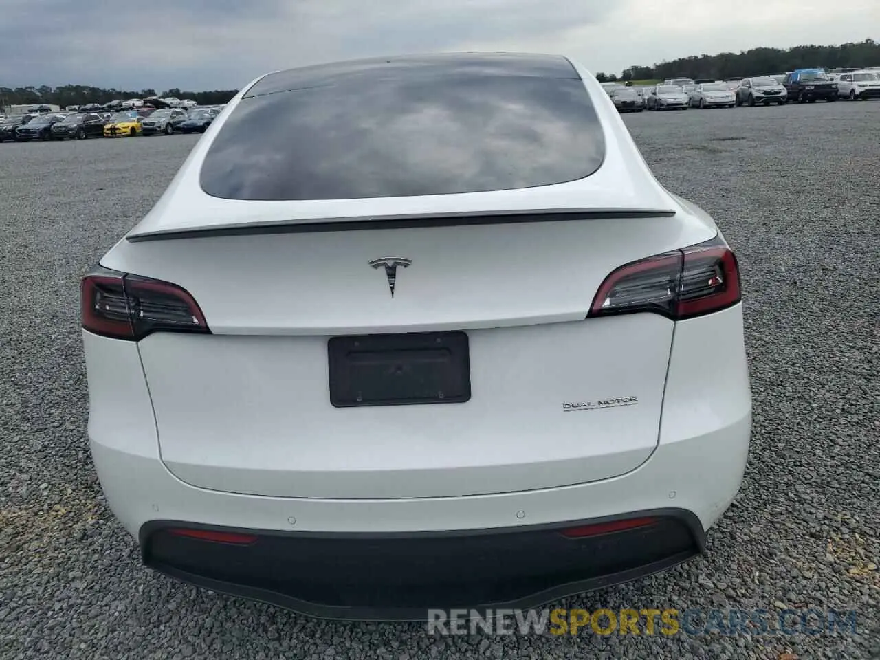 6 Photograph of a damaged car 7SAYGDEF0NF532881 TESLA MODEL Y 2022