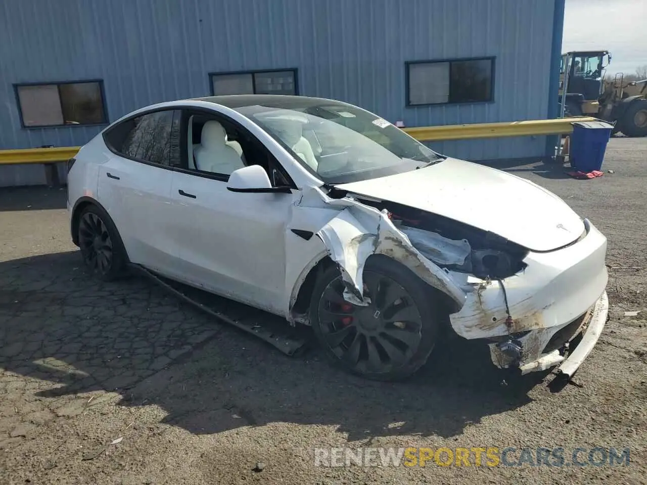 4 Photograph of a damaged car 7SAYGDEF0NF540026 TESLA MODEL Y 2022