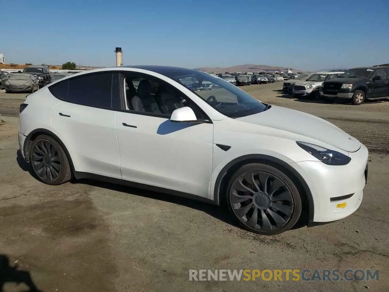 4 Photograph of a damaged car 7SAYGDEF0NF541211 TESLA MODEL Y 2022
