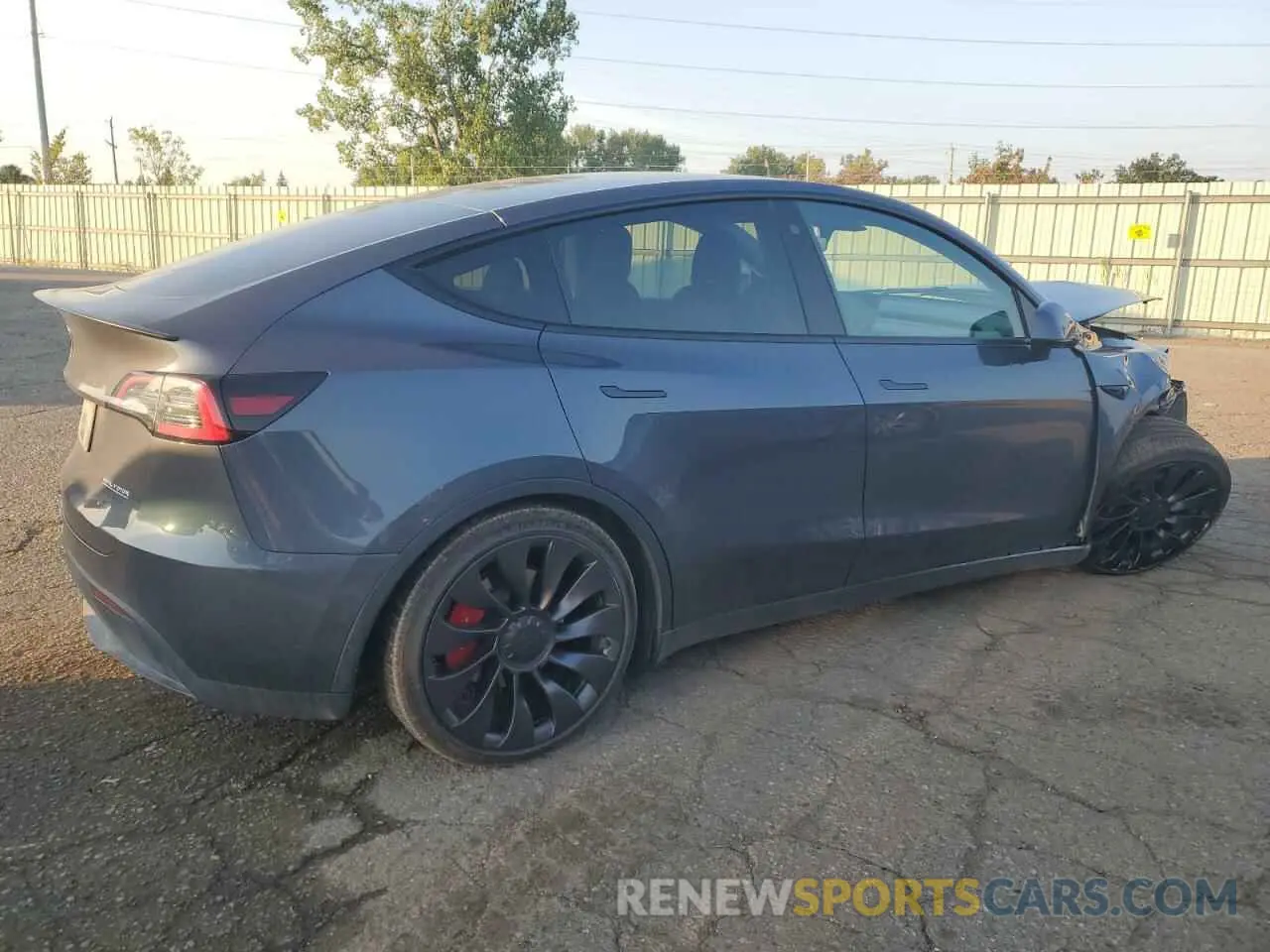3 Photograph of a damaged car 7SAYGDEF0NF555271 TESLA MODEL Y 2022